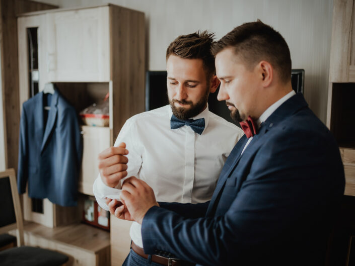 fotograf Tarnów ślubny, Tarnów fotografia ślubna, pan młody, przygotowania