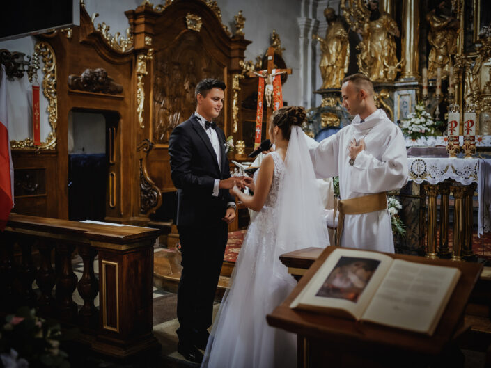 Tarnów fotografia ślubna, fotograf Tarnów ślubny, fotograf ślubny małopolska, ślubowanie