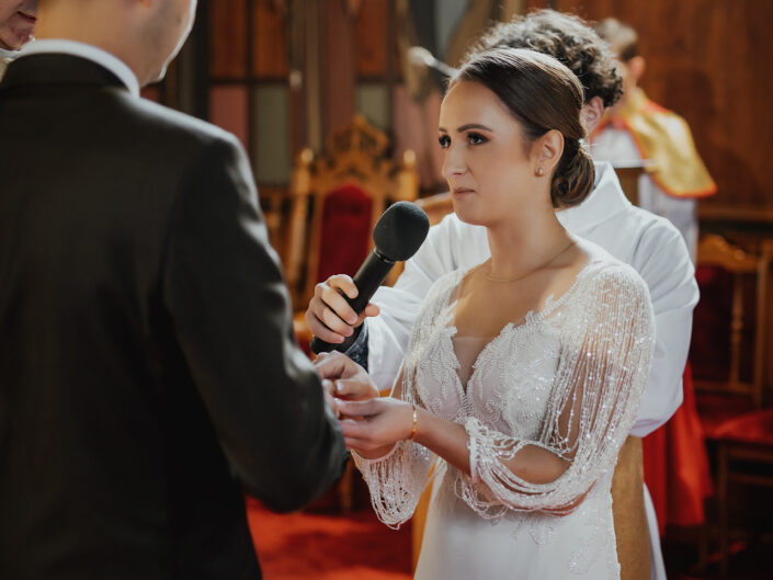 Tarnów fotografia ślubna, fotograf Tarnów ślubny, przysięga w kościele, fotograf ślubny małopolska