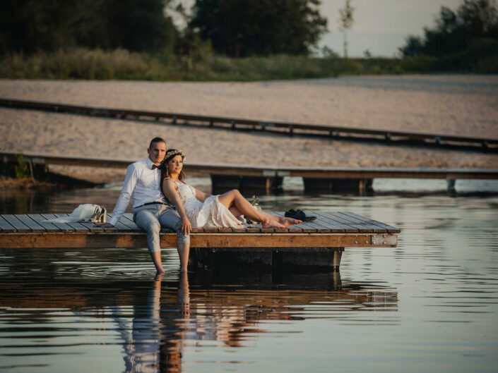 sesja ślubna nad wodą, fotograf Tarnów ślubny, Tarnów fotografia ślubna