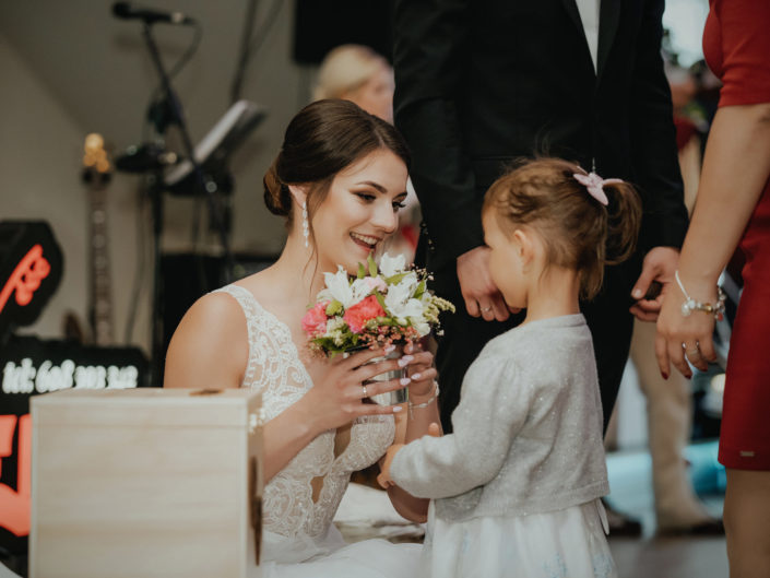 składanie życzeń, Tarnów fotografia ślubna, fotograf Tarnów ślubny, fotograf ślubny małopolska