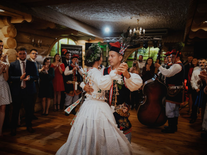taniec pierwszy na weselu, Tarnów fotografia ślubna, fotograf Tarnów ślubny, fotograf ślubny małopolska