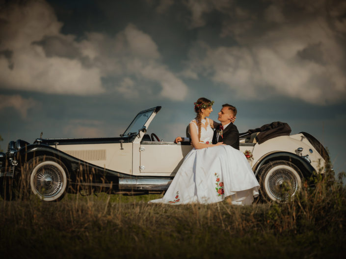 samochód do ślubu, Tarnów fotografia ślubna, fotograf Tarnów ślubny, fotograf ślubny małopolska
